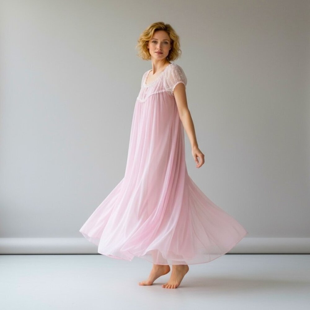 NOS Vintage 60's Vassarette Pink Nylon Chiffon Robe Nightgown Size 36 Full Sweep